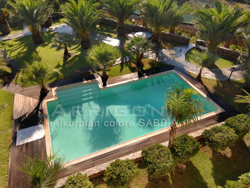 Piscina con membrana colore sabbia