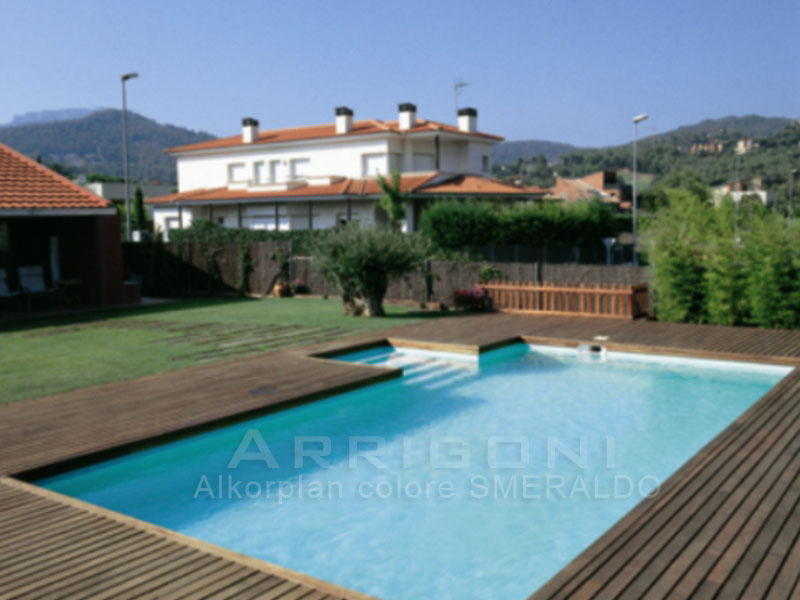 Piscina con membrana colore verde smeraldo